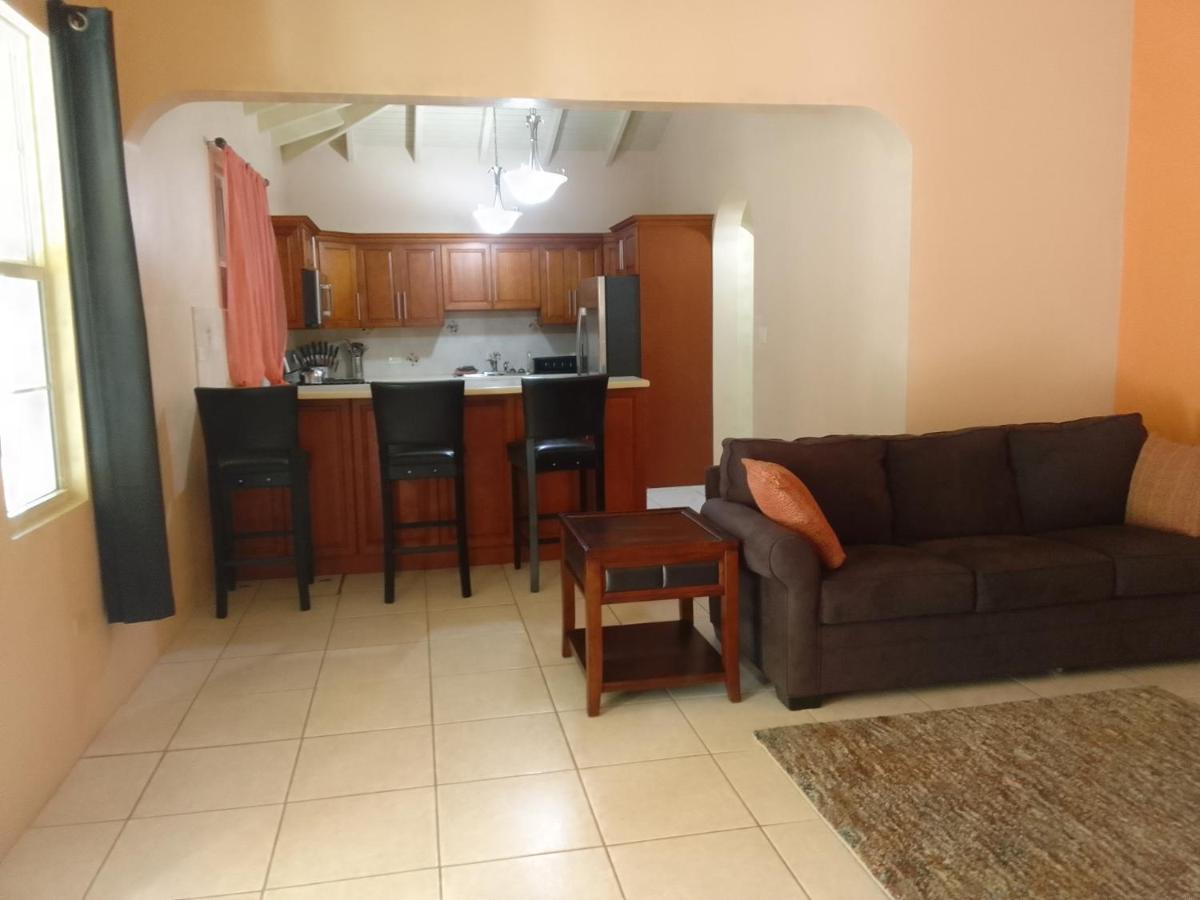 Abigail'S Sunflower Entire 2 Bedroom Apt Wesley Will Ngoại thất bức ảnh