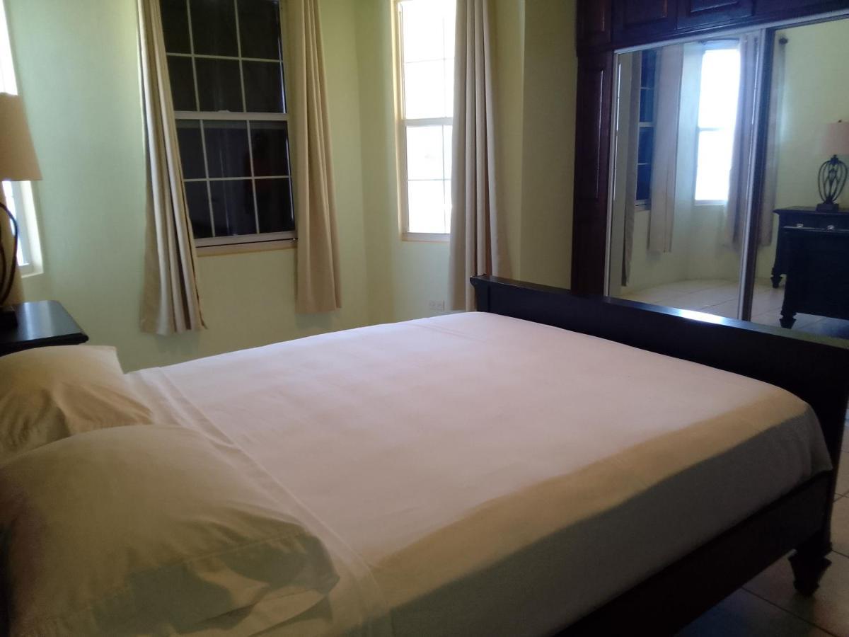 Abigail'S Sunflower Entire 2 Bedroom Apt Wesley Will Ngoại thất bức ảnh